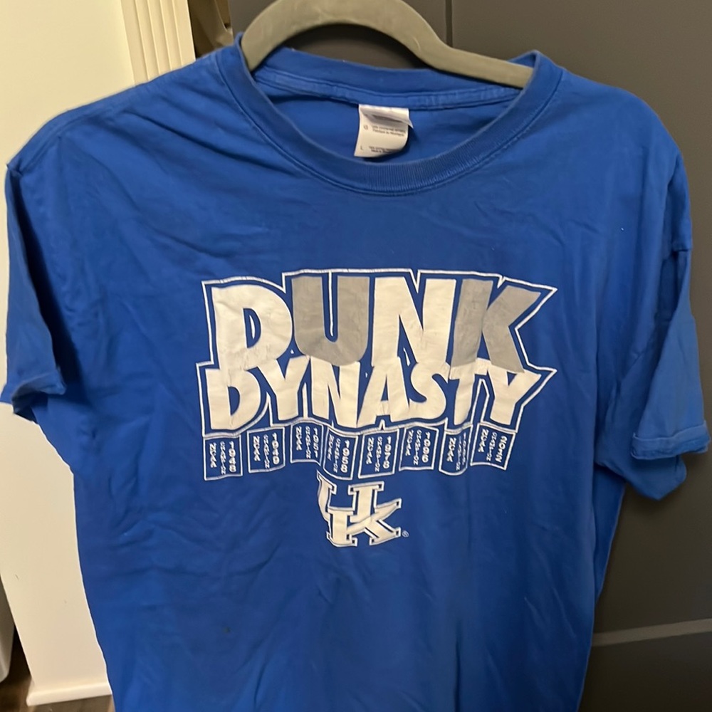 University of Kentucky Dunk Dynasty graphic t shirt UK Wildcats